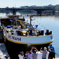 Na Vltavě začalo sloužit nové servisní plavidlo. Jeho provoz odstartoval slavnostní křest